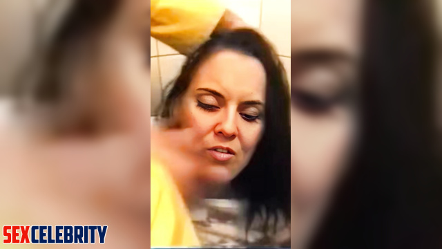 AI Amy Freeze gets a sprinkle facial