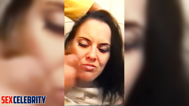 AI Amy Freeze gets a sprinkle facial
