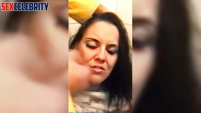 AI Amy Freeze gets a sprinkle facial