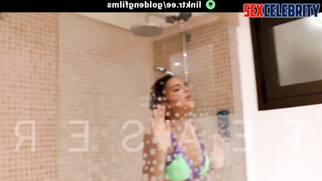 Kendall Jenner - Bathing and Peeing in the Shower, Real Fake