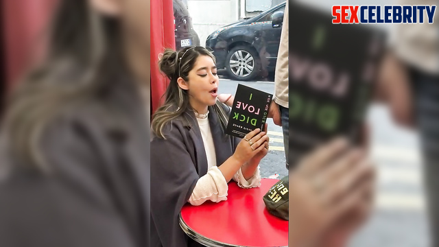 French-vietnamese slutty youtuber Elise Tran ASMR loves dick, ai