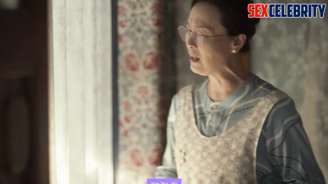 MILF boss needs some special assistance - Liu Yifei 刘亦菲 真假的