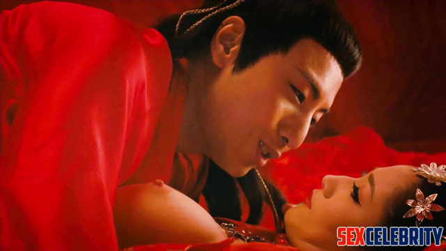 Stunning brunette Tong Liya (佟丽娅) helps the warriors to relax 人工智能