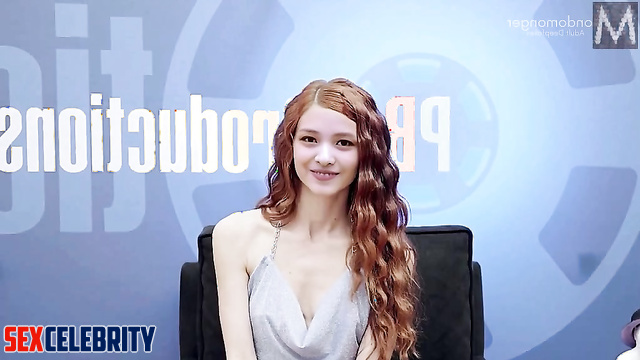 ITZY (있지) / Sexy redhead bukkake debut - Ryujin 류진 가짜 연예인 포르노